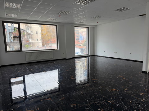 Üsküp Merkez Kiralık Dükkan – 4 oda 73 m² 730 € | 02.04.2026 | Fotoğraf 1