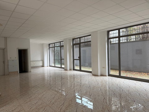 Üsküp Merkez Kiralık Dükkan – 5 oda 164 m² 1.800 € | 02.04.2026 | Fotoğraf 1