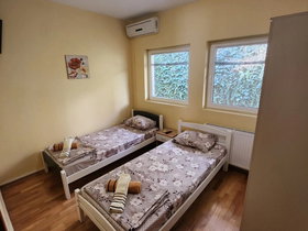 Skopje Kisela Voda, 7 Rooms, 400 m² Furnished Detached House - For Rent | Photo 12