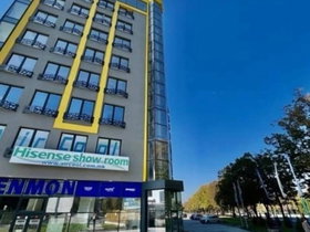 Скопје Гази Баба, 6 Соби, 180 m² Без намештај Деловен простор - Месечен Наем