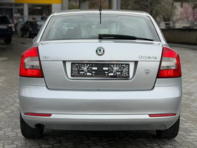 2012 Model Skoda Octavia Diesel Manual Transmission Sedan 187,000 km - For Sale | Photo 5
