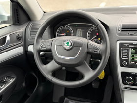 2012 Model Skoda Octavia Diesel Manual Transmission Sedan 187,000 km - For Sale | Photo 8