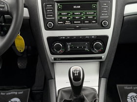 2012 Model Skoda Octavia Diesel Manual Transmission Sedan 187,000 km - For Sale | Photo 16