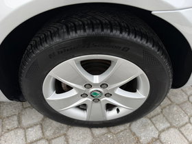 2012 Model Skoda Octavia Diesel Manual Transmission Sedan 187,000 km - For Sale | Photo 17