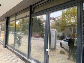 Shkup Qendër, 1 Dhoma, 45 m² Pa mobilim Pronë Komerciale - Qira Mujore