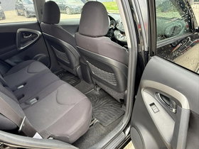 2009 Модел Toyota RAV4 Дизел Рачен Менувач SUV - Кросовер 198.000 км - На Продажба | Фотографија 16
