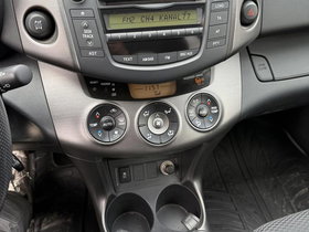 2009 Модел Toyota RAV4 Дизел Рачен Менувач SUV - Кросовер 198.000 км - На Продажба | Фотографија 17