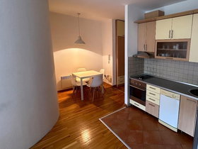 Скопје Центар, 2 Соби, 43 m² Наместен Стан - На Продажба | Фотографија 3