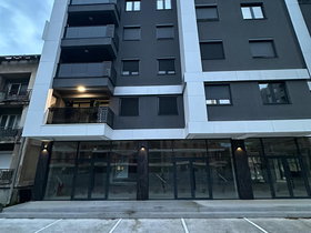 Shkup Qendër, 1 Dhoma, 323 m² Pa mobilim Pronë Komerciale - Në Shitje | Foto 3