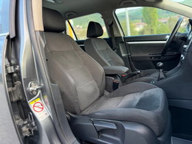 2011 Model Volkswagen Golf Diesel Manual Transmission Station Wagon 243,000 km - For Sale | Photo 12