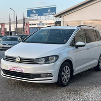 2016 Model White Volkswagen Touran Sedan Automatic 177000 km For Sale