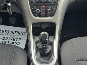 2011 Model Opel Astra Diesel Manual Transmission Hatchback 143,900 km - For Sale | Photo 8