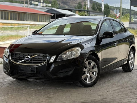 2011 Model Volvo S60 Diesel Manual Transmission Sedan 190,900 km - For Sale | Photo 1