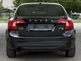 2011 Model Volvo S60 Diesel Manual Transmission Sedan 190,900 km - For Sale | Photo 5