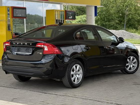 2011 Model Volvo S60 Diesel Manual Transmission Sedan 190,900 km - For Sale | Photo 6