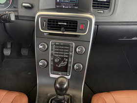 2011 Model Volvo S60 Diesel Manual Transmission Sedan 190,900 km - For Sale | Photo 14