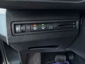 2021 Model Peugeot 3008 Diesel Automatic Transmission SUV - Crossover 163,000 km - For Sale | Photo 17
