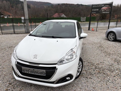 2020 Model Peugeot 208 Diesel Manual Transmission Hatchback 128,000 km - For Sale | Photo 1