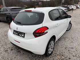 2020 Model Peugeot 208 Diesel Manual Transmission Hatchback 128,000 km - For Sale | Photo 6