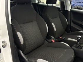 2020 Model Peugeot 208 Diesel Manual Transmission Hatchback 128,000 km - For Sale | Photo 18