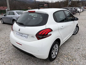 2021 Model Peugeot 208 Diesel Manual Transmission Hatchback 131,000 km - For Sale | Photo 5