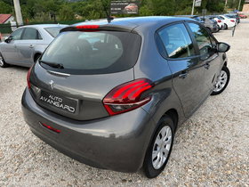 2020 Model Peugeot 208 Diesel Manual Transmission Hatchback 136,000 km - For Sale | Photo 6