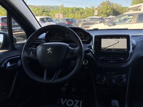 2020 Model Peugeot 208 Diesel Manual Transmission Hatchback 136,000 km - For Sale | Photo 14