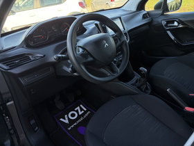 2020 Model Peugeot 208 Diesel Manual Transmission Hatchback 136,000 km - For Sale | Photo 15