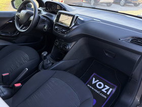 2020 Model Peugeot 208 Diesel Manual Transmission Hatchback 136,000 km - For Sale | Photo 18