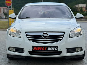 2010 Model Opel Insignia Diesel Manual Transmission Sedan 205,000 km - For Sale | Photo 2