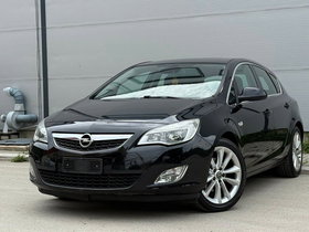 2011 Model Opel Astra Diesel Automatic Transmission Hatchback 182,000 km - For Sale | Photo 1