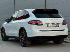 2013 Модел Porsche Cayenne Дизел Автоматски Менувач SUV - Кросовер 223.000 км - На Продажба | Фотографија 4