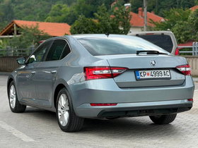 2017 Model Skoda Superb Diesel Automatic Transmission Sedan 198,000 km - For Sale | Photo 4