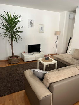 Flat for Rent in Skopje Centar – 2 rooms 65 m² 400 € | 05.08.2026 | Photo 1