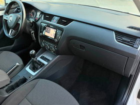 2015 Модел Skoda Octavia Дизел Рачен Менувач Караван - На Продажба | Фотографија 19