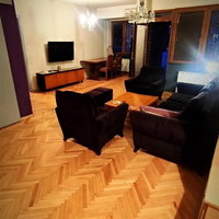 Shkup Qendër Kapishtec, 3 Dhoma, 75 m² Me mobilim Apartament - Qira Mujore
