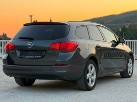 2011 Model Opel Astra Diesel Manual Transmission Station Wagon - For Sale | Photo 2