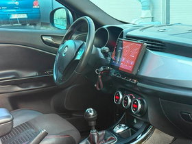 2012 Модел Alfa Romeo Giulietta Дизел Рачен Менувач Хечбек 205.000 км - На Продажба | Фотографија 12