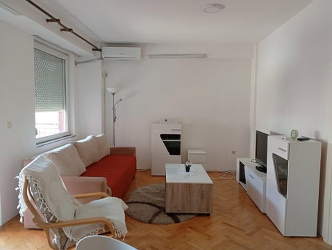 Shkup Qendër, 2 Dhoma, 47 m² Me mobilim Apartament - Me Qira | Foto 1