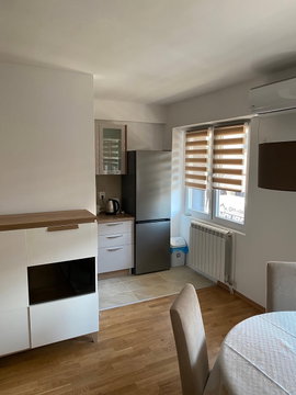 Скопје Центар, 3 Соби, 65 m² Наместен Стан - За Изнајмување | Фотографија 1