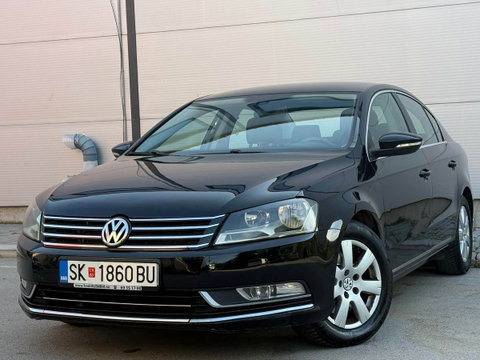 2012 Модел Volkswagen Passat Дизел Рачен Менувач Седан 223.000 км - На Продажба | Фотографија 1