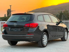 2016 Модел Opel Astra Дизел Рачен Менувач Караван - На Продажба | Фотографија 6