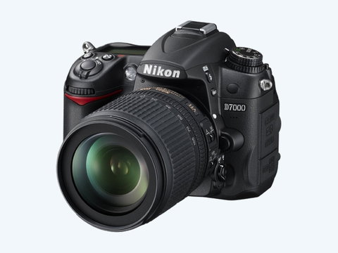 Nikon DSLR D7000 camera +18-105mm VR | Photo 1