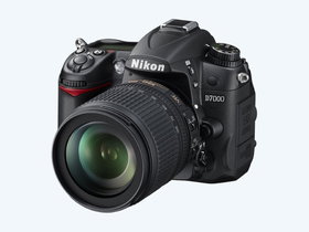 Nikon DSLR D7000 camera +18-105mm VR