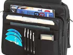 Targus TCM004US 15.6” Messenger Laptop Case | Photo 3