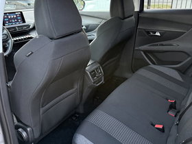 2019 Модел Peugeot 3008 Дизел Рачен Менувач SUV - Кросовер 150.000 км - На Продажба | Фотографија 10
