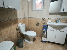 Скопје Центар, 2 Соби, 50 m² Наместен Стан - За Изнајмување | Фотографија 4