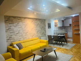 Скопје Центар Капиштец, 2 Соби, 55 m² Наместен Стан - За Изнајмување | Фотографија 3