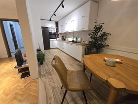 Скопје Центар, 4 Соби, 84 m² Наместен Стан - За Изнајмување | Фотографија 3
