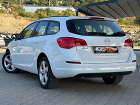 2013 Модел Opel Astra Дизел Рачен Менувач Караван 211.120 км - На Продажба | Фотографија 4